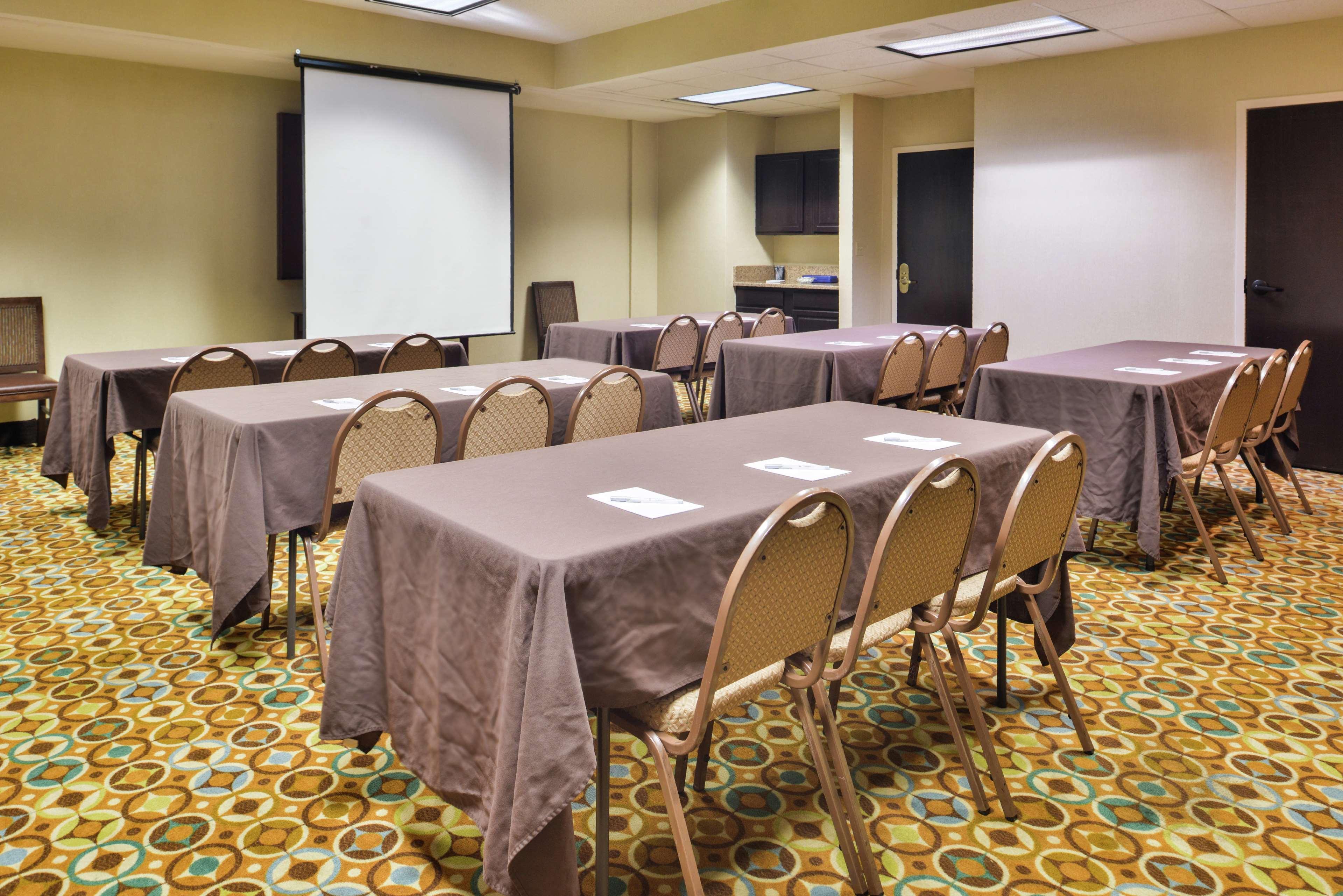 Hampton Inn Staunton Kültér fotó