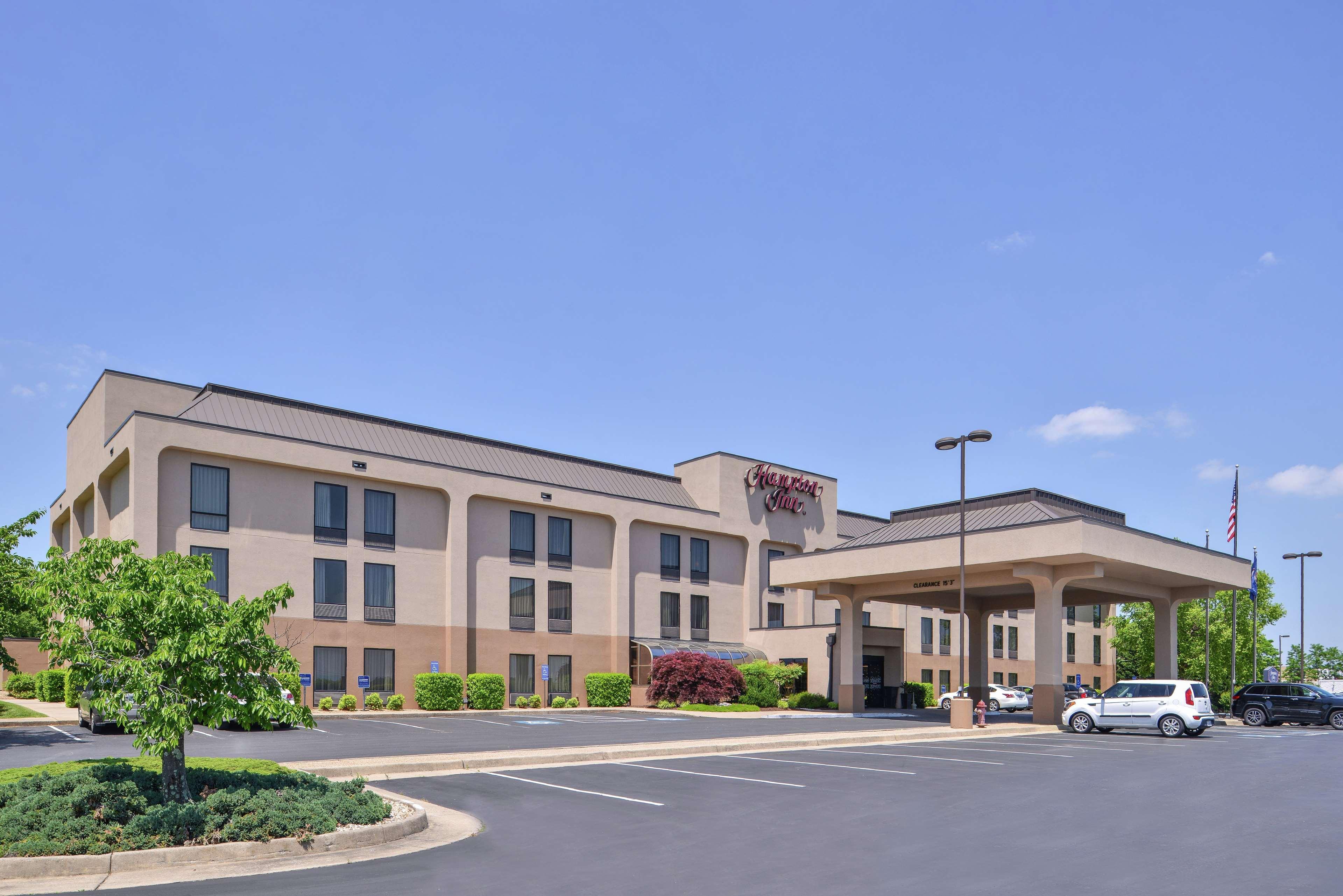 Hampton Inn Staunton Kültér fotó