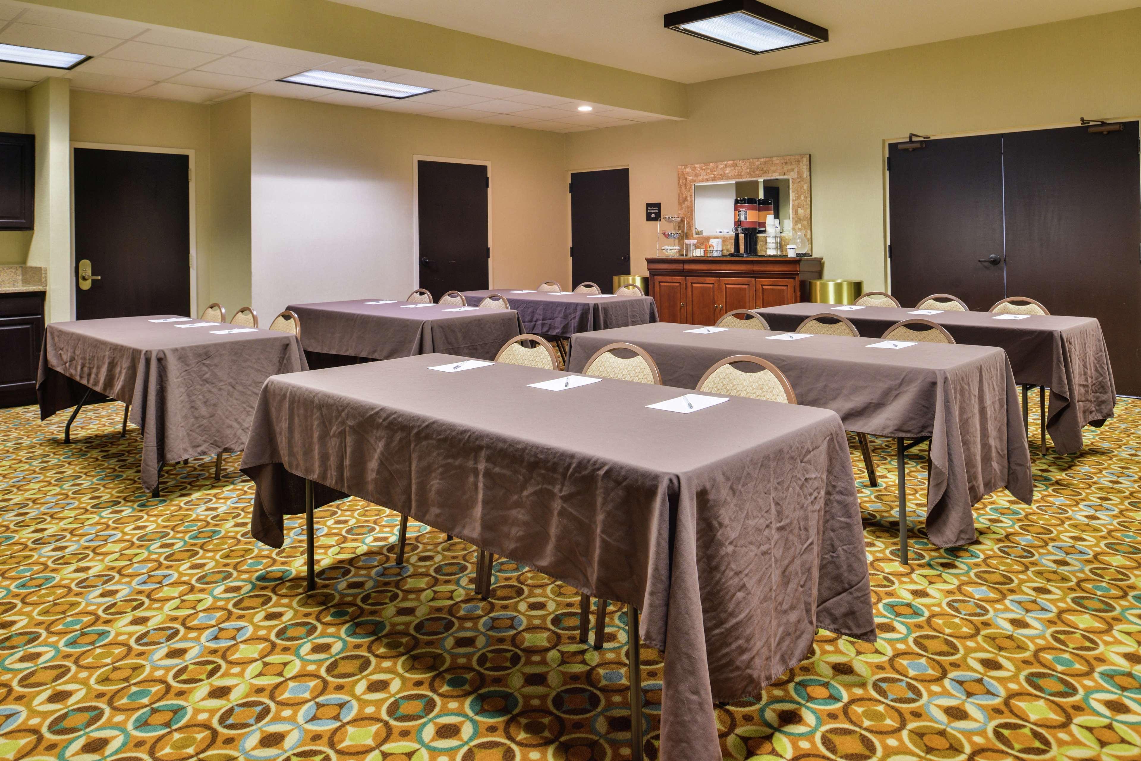 Hampton Inn Staunton Kültér fotó