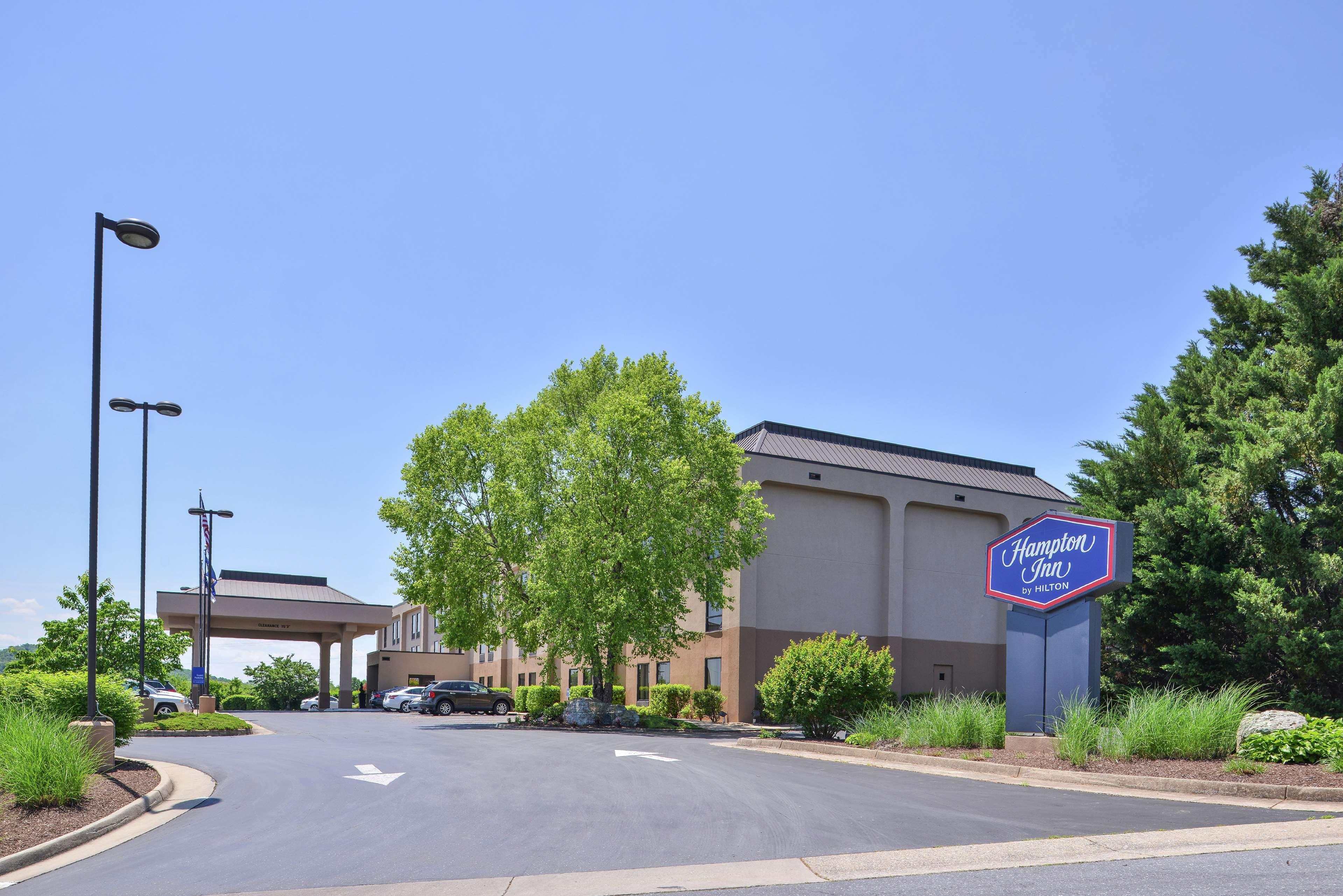 Hampton Inn Staunton Kültér fotó