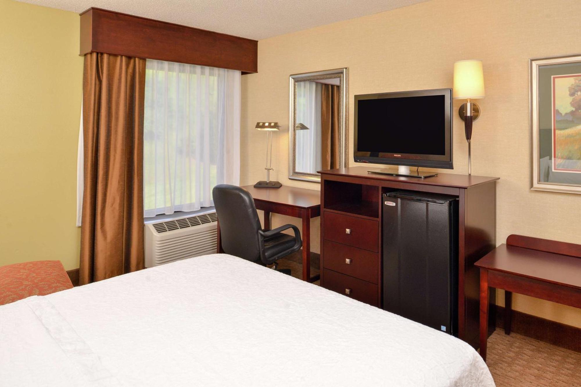 Hampton Inn Staunton Kültér fotó