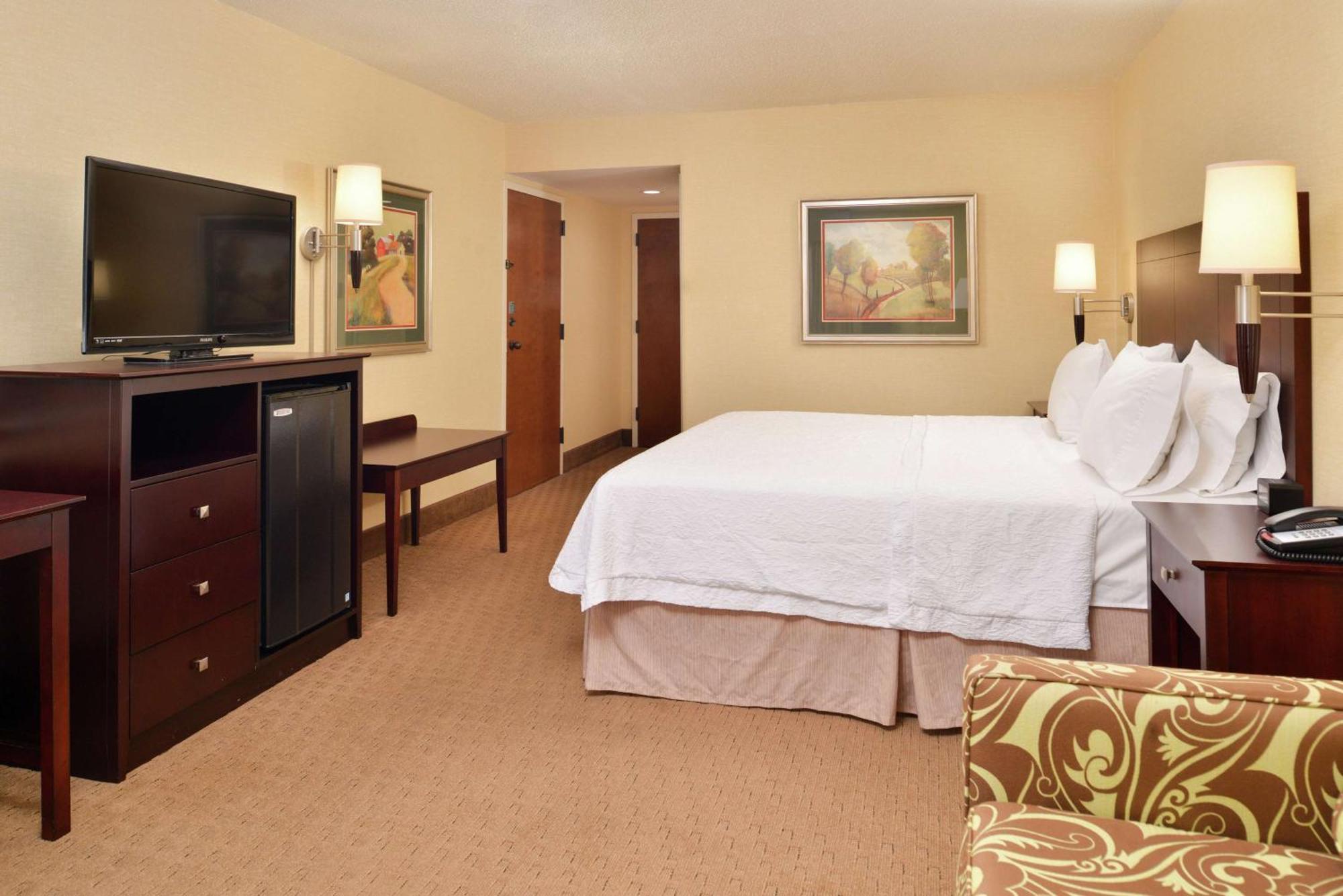 Hampton Inn Staunton Kültér fotó