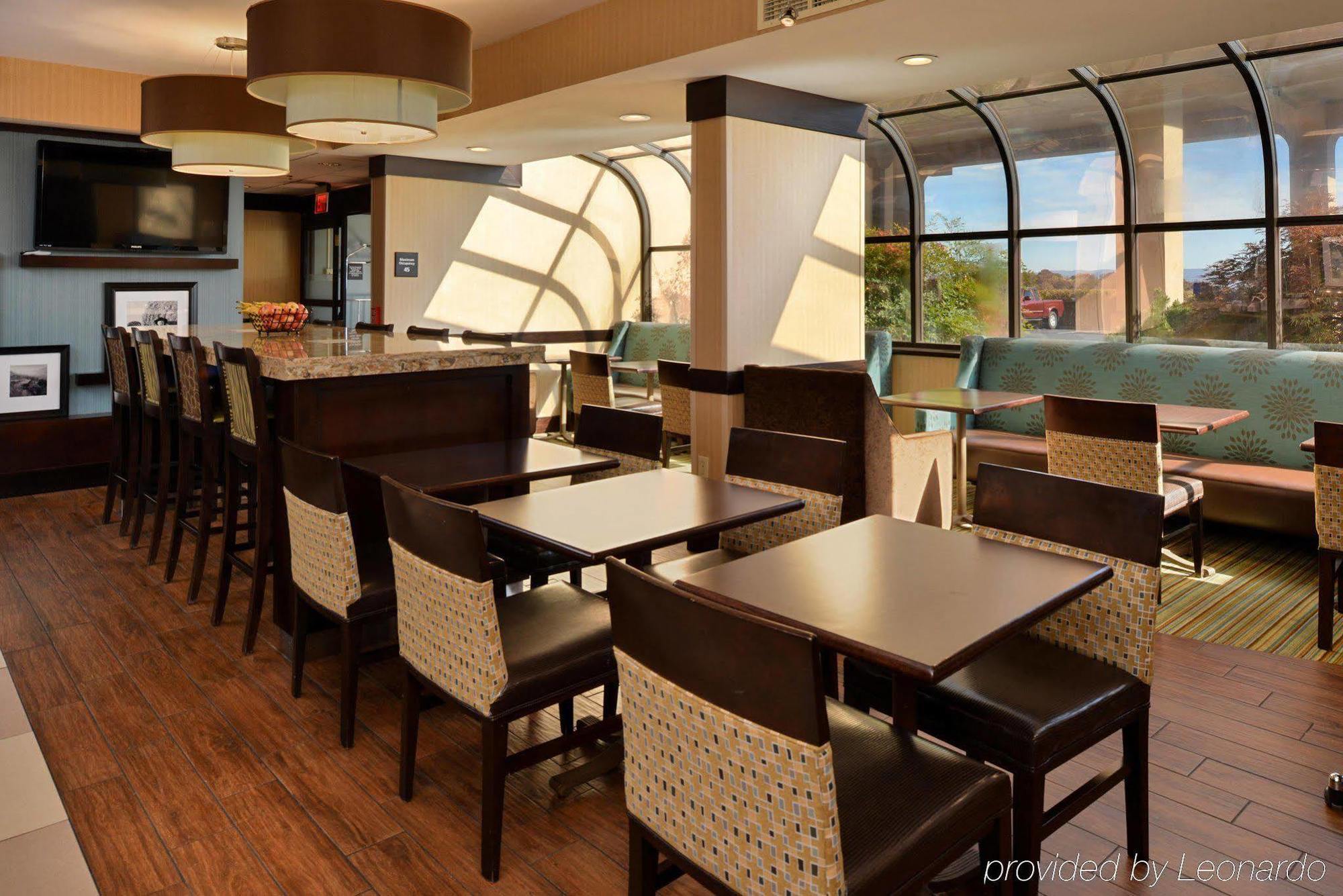 Hampton Inn Staunton Kültér fotó