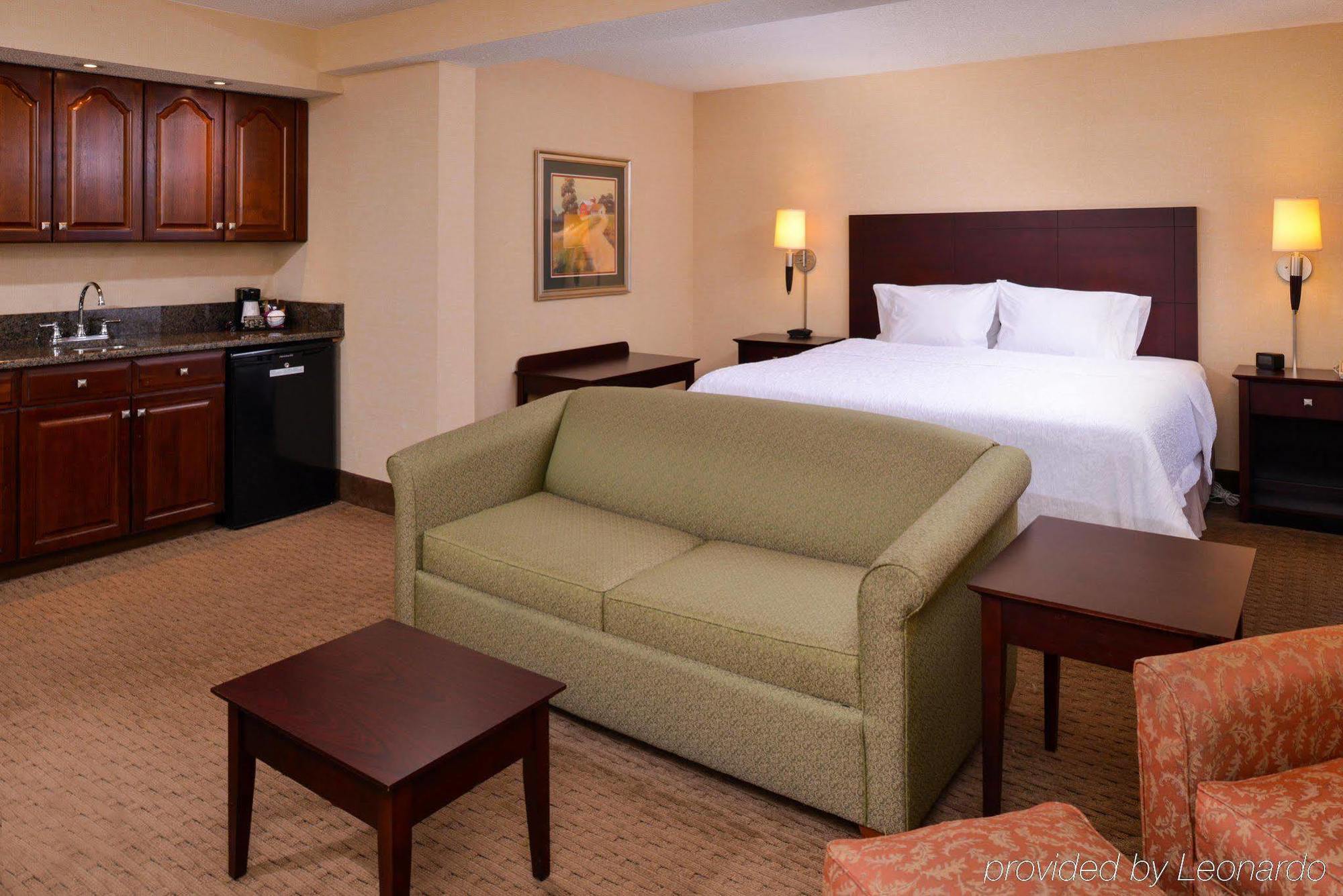 Hampton Inn Staunton Kültér fotó