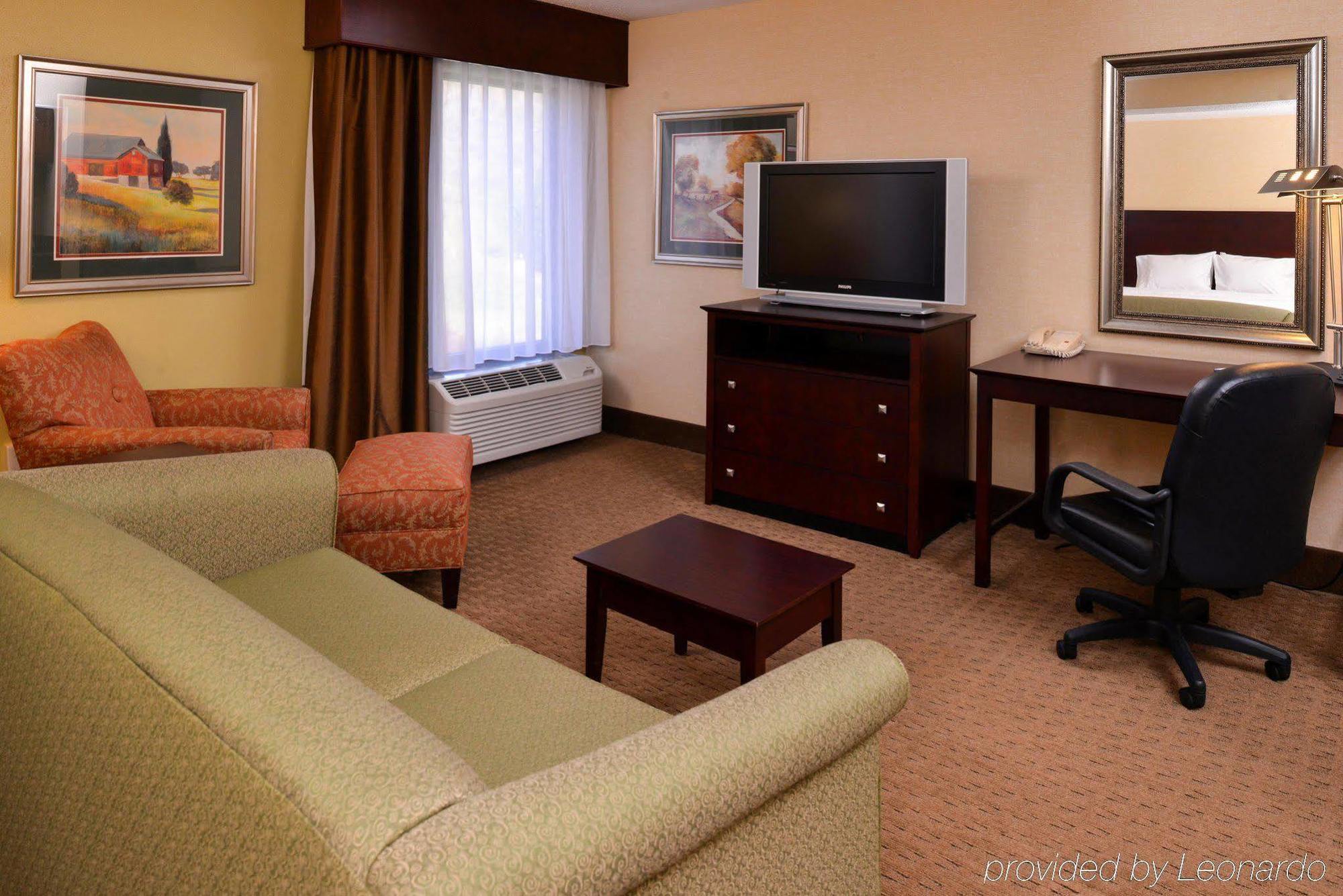 Hampton Inn Staunton Kültér fotó