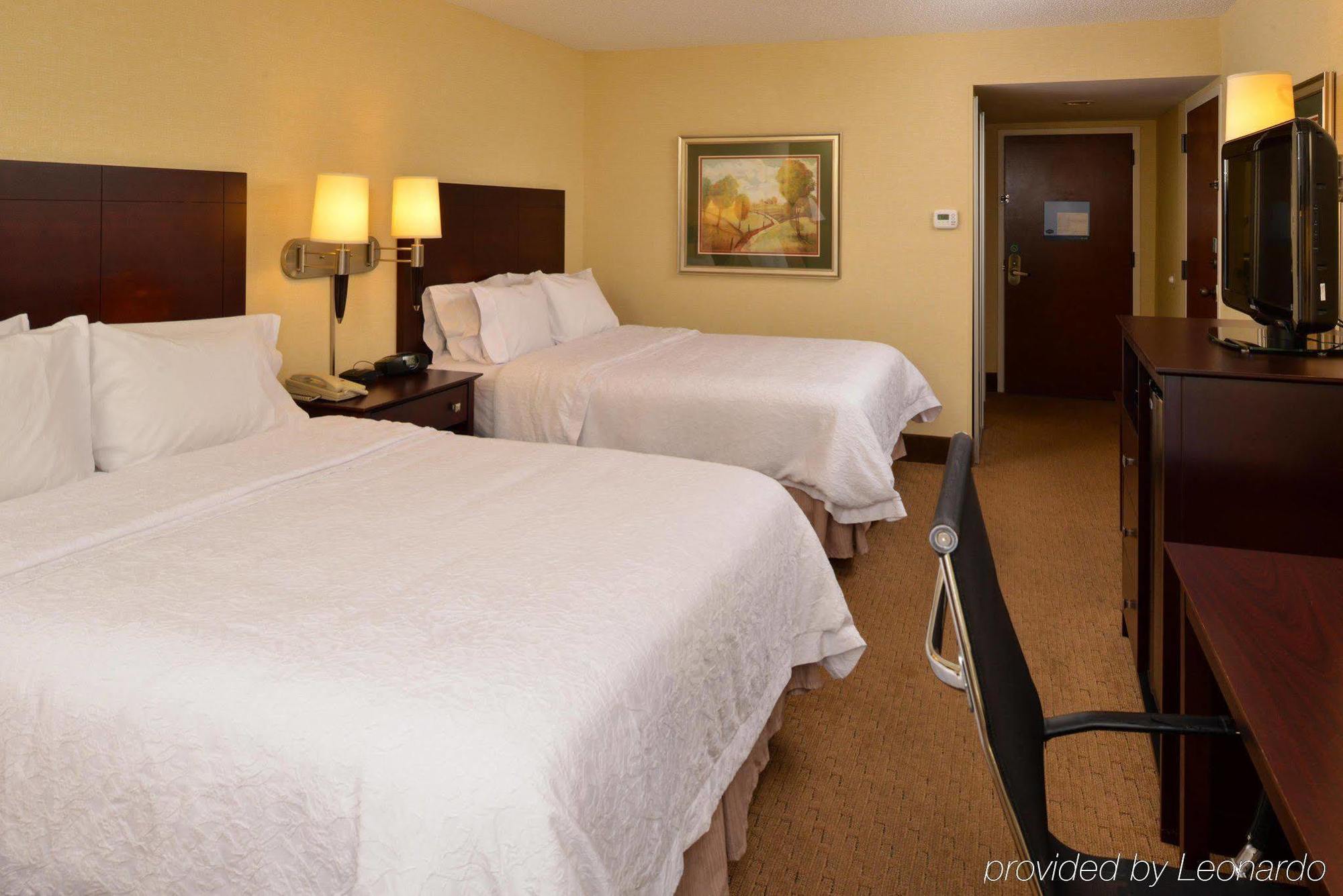 Hampton Inn Staunton Kültér fotó